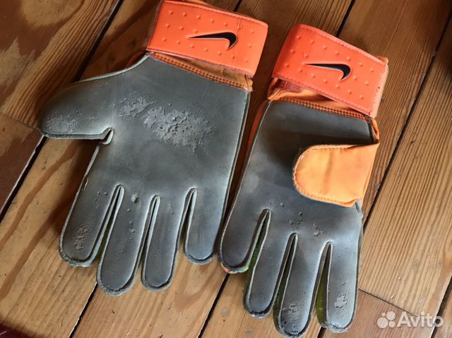 Перчатки футбольные Nike Перчатки футбольные Nike