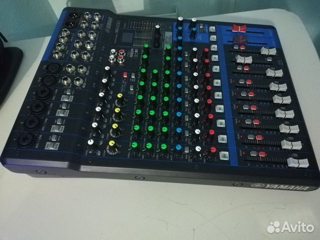 Микшерный пульт Yamaha MG12XU