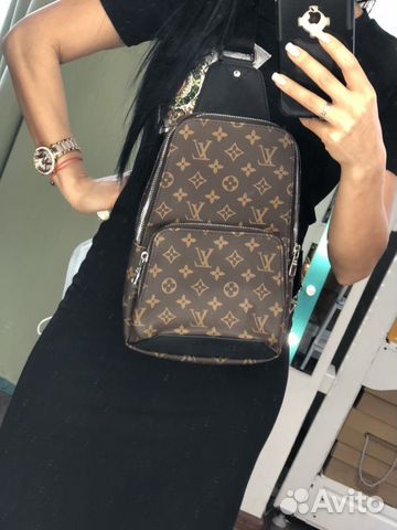 Сумка Louis Vuitton через плечо