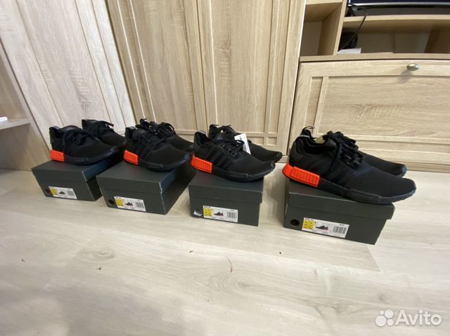 Кроссовки adidas Nmd r1 Кроссовки adidas Nmd r1