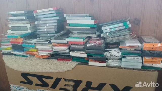 Продам коробку чехлов