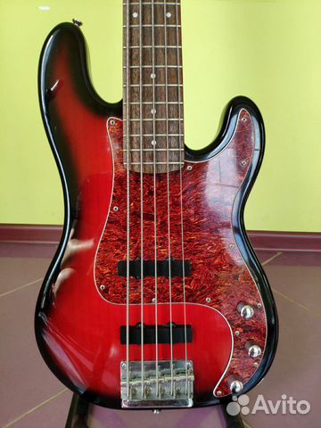 Squier by Fender Precision bass V