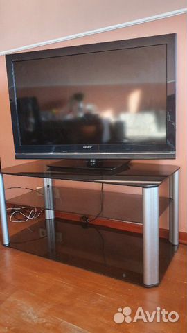 Телевизор sony и столик для телевизора