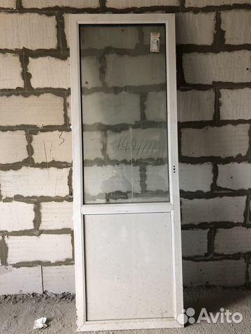 Фирма stis. Пластиковые окна в размере 3. И две дв
