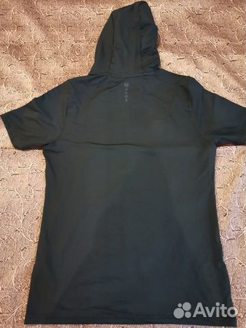 Футболки с капюшоном Under Armour Футболки с капюшоном Under Armour