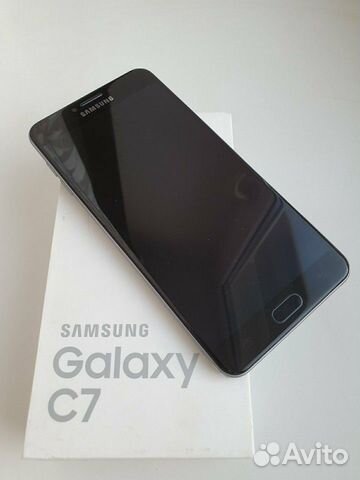 Телефон Samsung Galaxy C7