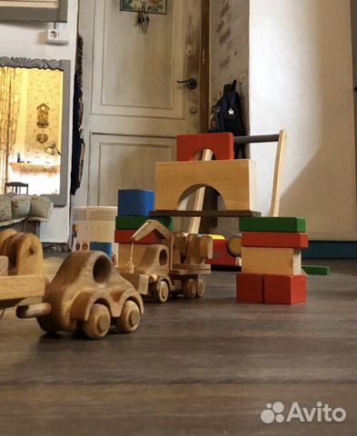 Тележка деревянная с кубиками plan toys