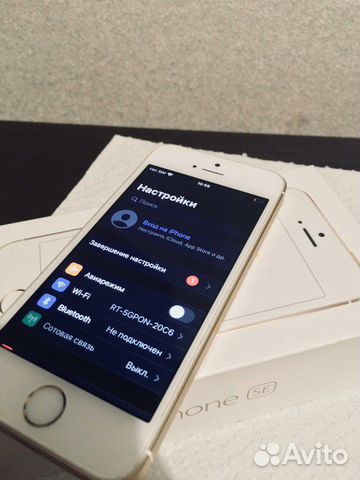 Телефон iPhone SE 32gb Gold