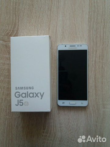 Телефон Samsung Galaxsy J5 (2016) Телефон Samsung Galaxsy J5 (2016)