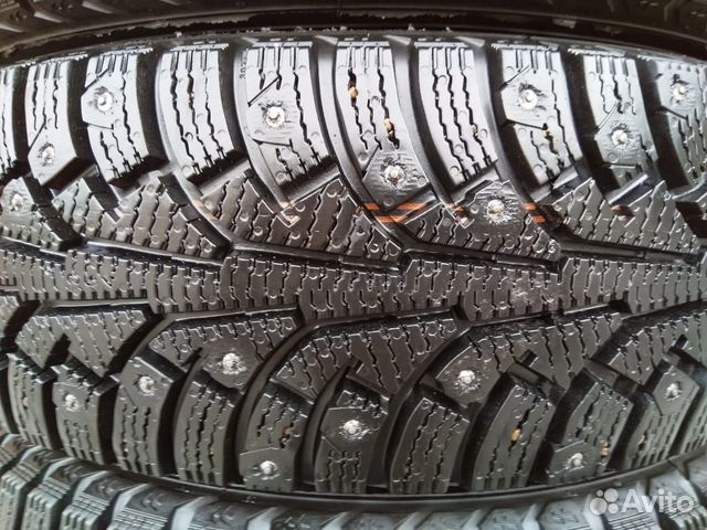 Nokian 215/65 R16