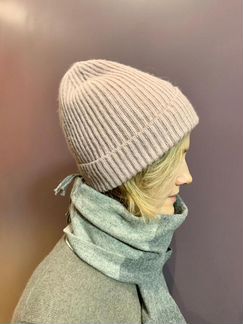 Шапка Zara светлорозовобежевая