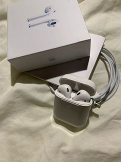 AirPods 2 (оригинальные, беспроводной кейс)