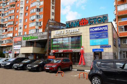 Торговое помещение, 381 м²