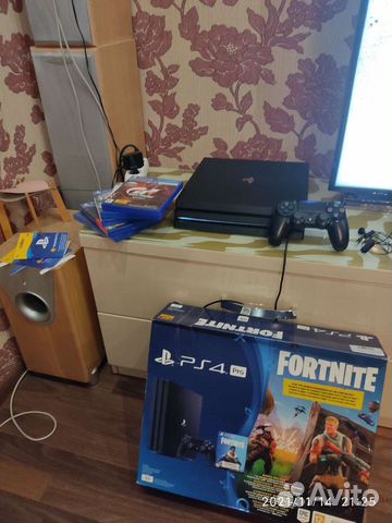 Sony playstation PS4 PRO 1TB