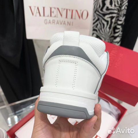 Кроссовки valentino