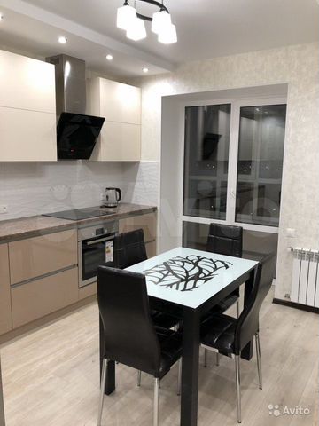 2-к. квартира, 65 м², 10/17 эт.