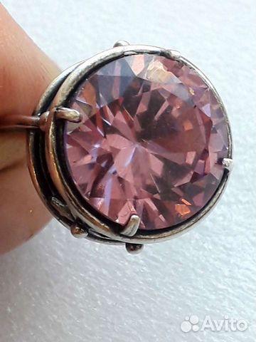 Кольцо с крупным розовым фианитом серебро