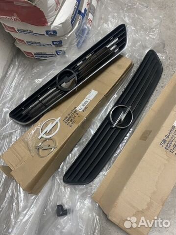 Решетка радиатора Opel Astra