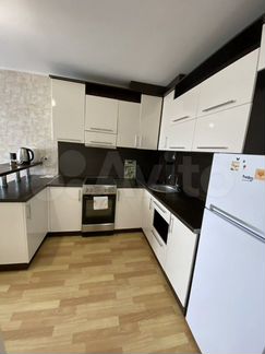 2-к. квартира, 54 м², 8/10 эт.