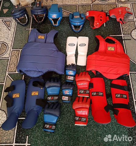 Шлема,краги,перчатки,щитки,жилет.Рукопашный бой