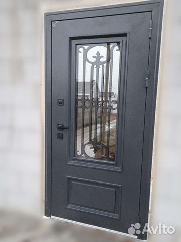Дверь входная со стеклопакетом