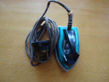 Ретро утюг (дорожный). Сделано в СССР