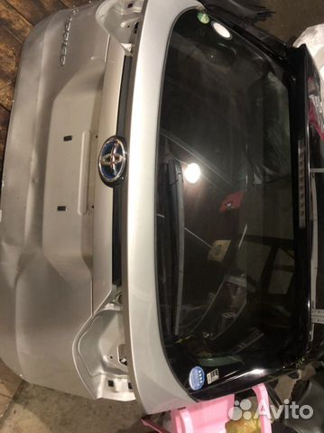 Продам по запчастям заднюю дверь и стопы на Тойоту