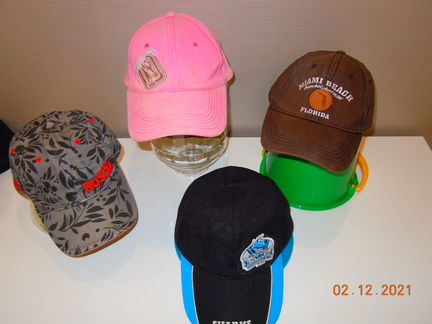 Бейсболки и кепки