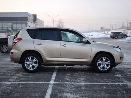 Toyota RAV4, 2009