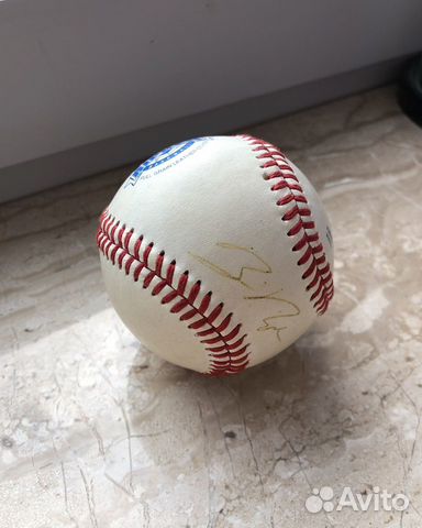 Мяч бейсбольный Ripken с автографом Рипкена