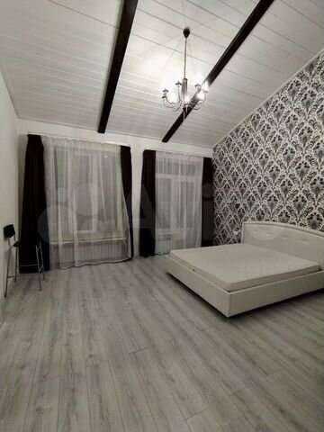 3-к. квартира, 100 м², 1/2 эт.