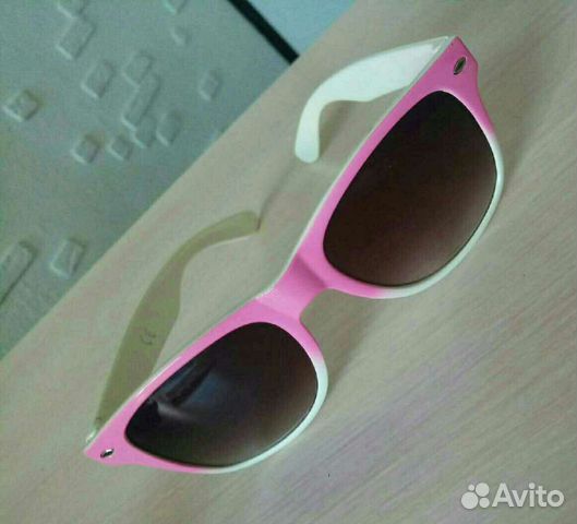 Солнцезащитные очки бело- розовые