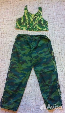Штаны и топ защитного цвета на девочку