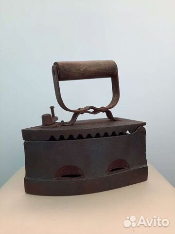 Угольный утюг