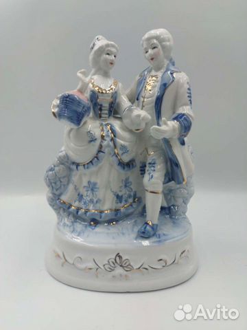 Статуэтка фарфоровая Дама с Кавалером