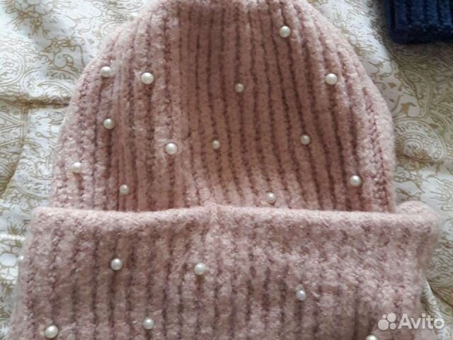 Шапки женские много разных и шарф-платок