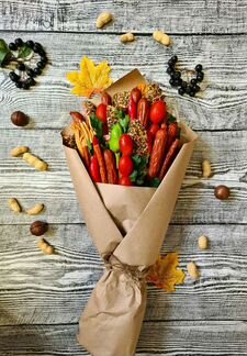 Съедобные букеты для мужчин, букет из колбасы