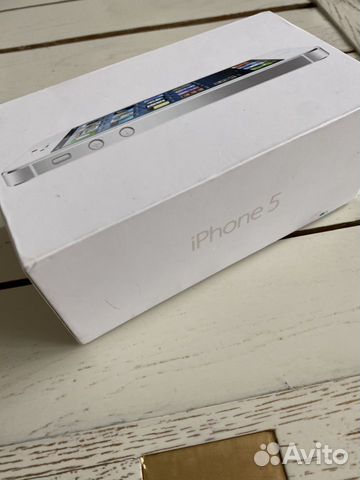 Коробка для iPhone 5, white с наушниками