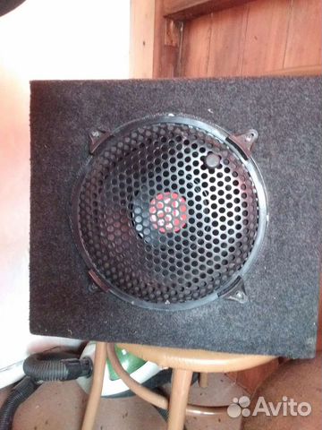 Сабвуфер с усилитилем