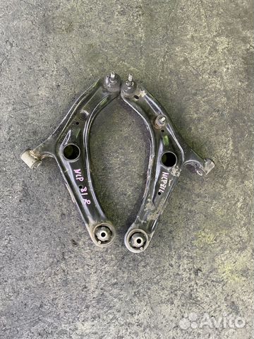 Рычаг перед лево c Toyota Sienta NCP81G 1NZ-FE