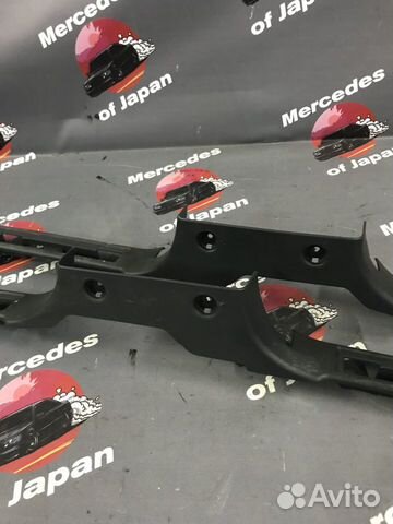 Пластиковые накладки на пороги в салоне W163