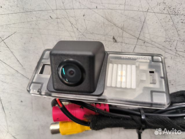 Штатная камера заднего вида Incar VDC-044