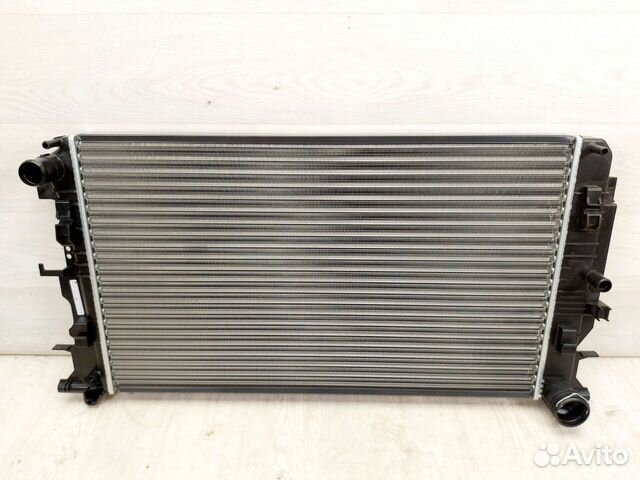 Радиатор охлаждения Volkswagen Crafter