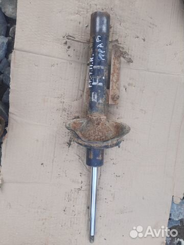 Стойка передняя правая Ford Focus 1