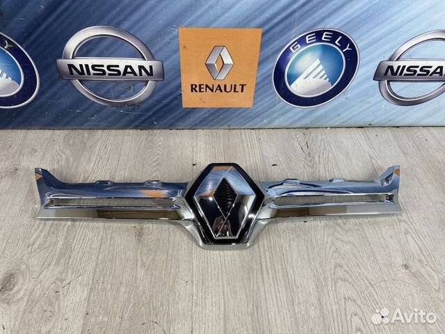 Решетка радиатора Renault duster