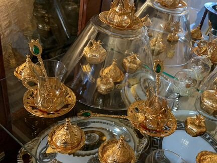 Армуды,гранаты,ложки и сахарница -конфетница