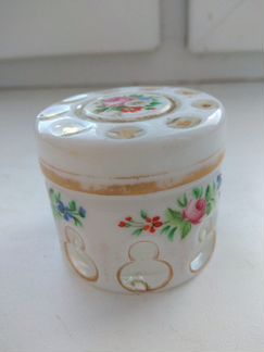 Фарфоровая шкатулка 19век