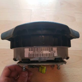 Подушка безопасности водителя на E90