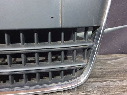 Решетка радиатора Audi Q7