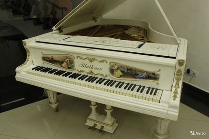 Рояль немецкий Bluthner, белый